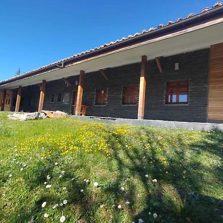 Kyomu Resort Hostel Velilla del Rio Carrion Bagian luar foto